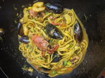 Tallarines frutos del mar 